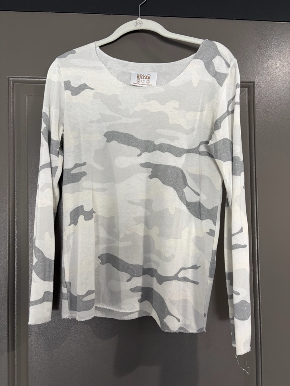BRAND BAZAAR White & Gray Camo Long-Sleeve Crew Tee